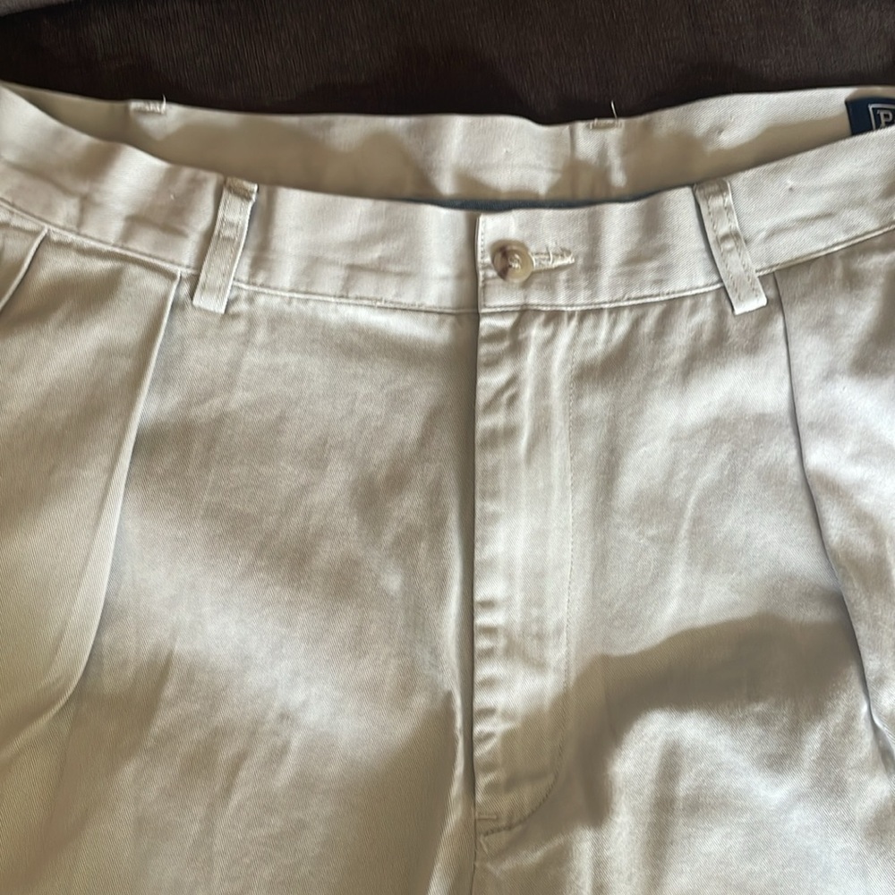 Polo Ralph Lauren Classic Fit Pleated 9"  Khaki Shorts 35